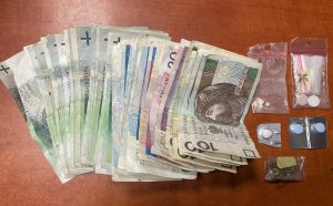 Read more about the article Kołobrzeska policja zatrzymała 37-letniego mężczyznę podejrzanego o handel narkotykami