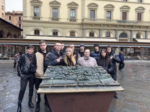 Read more about the article Młodzież z „Rataja” w Gościnie na praktykach w Reggio Emilia we Włoszech