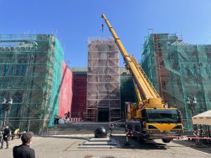 Read more about the article Dźwig przy ratuszu. Kiedy zakończy się remont zabytku?