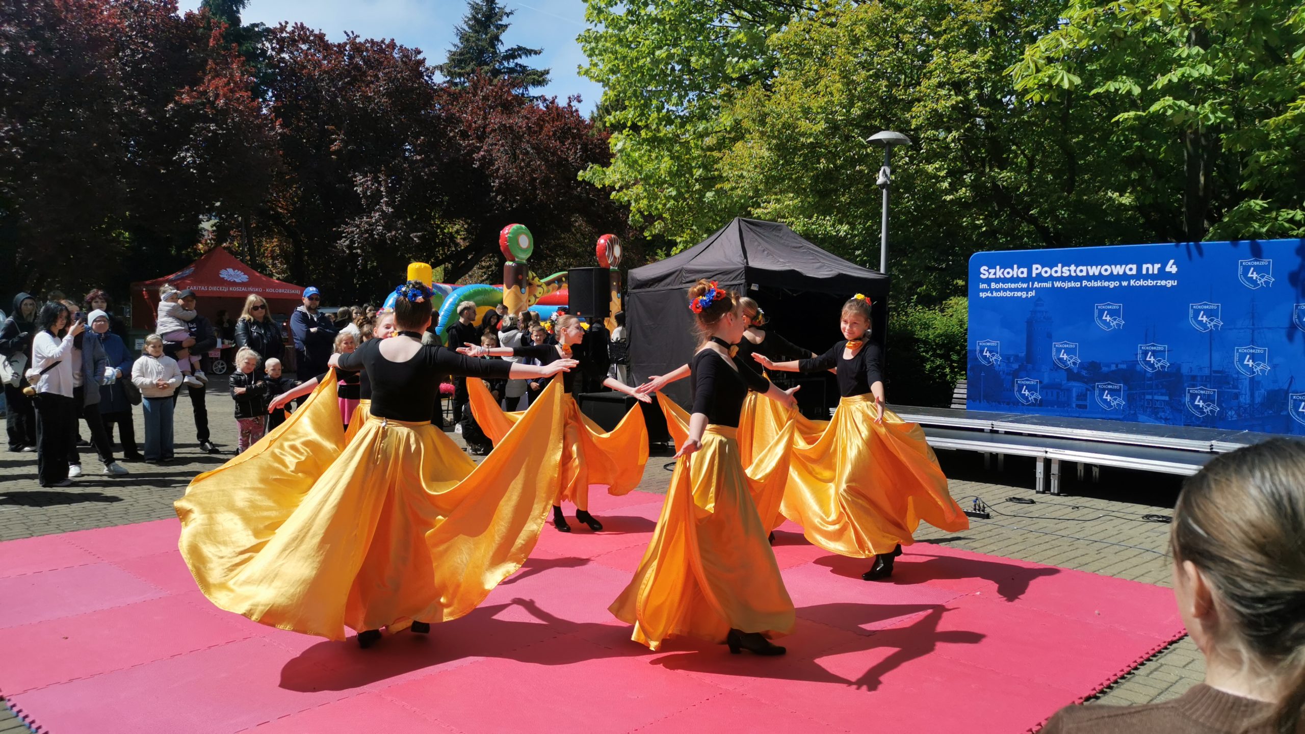 You are currently viewing Festyn na Skwerze Pionierów. Mieszkańcy wsparli Zosię (ZDJĘCIA)