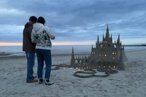 Read more about the article Zamki z piasku na plaży w Kołobrzegu (WIDEO)