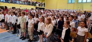 Read more about the article Blisko 7 tysięcy uczniów kołobrzeskich szkół zakończyło dziś rok szkolny 2024/2025