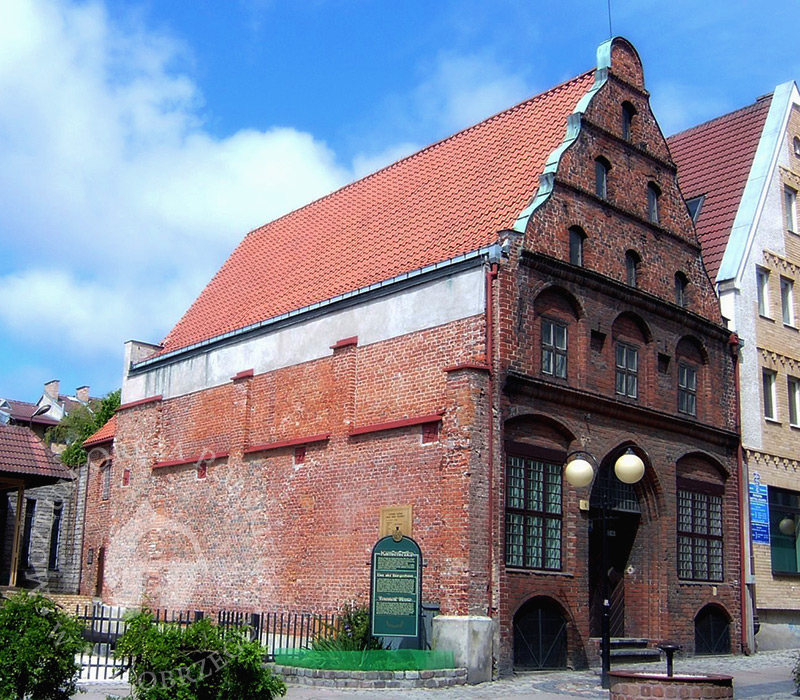 You are currently viewing Pieniądze na ratowanie kamienicy kupieckiej. Jedyny taki obiekt w Kołobrzegu jest w złym stanie