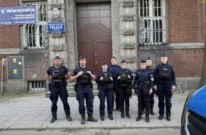 Read more about the article Więcej policjantów na sezon w Kołobrzegu. Będą patrolować miasto pieszo i na motorach