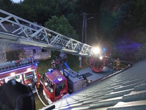 Read more about the article Ogień pojawił się, gdy spali. Zadziałał instynkt