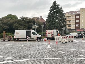 Read more about the article W centrum Kołobrzegu trwa zmiana oznakowania pionowego i poziomego