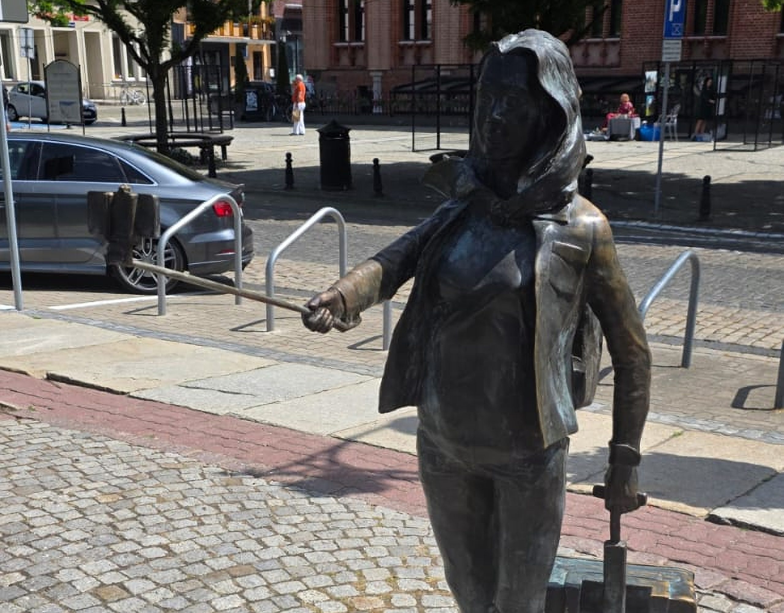 You are currently viewing Turystka wróciła na swoje miejsce. Koniec problemów z uchwytem?