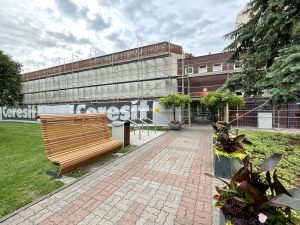 Read more about the article Ruszył remont byłego urzędu pracy. Które wejście do Urzędu Miasta jest teraz otwarte?