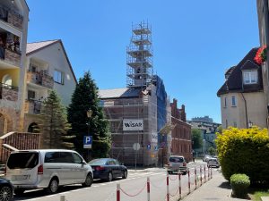Read more about the article Trwa renowacja kościółka nad Parsętą