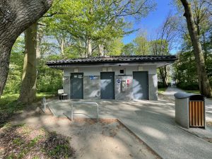 Read more about the article Miejskie toalety z aplikacją – ruszył montaż nowego systemu dla mieszkańców