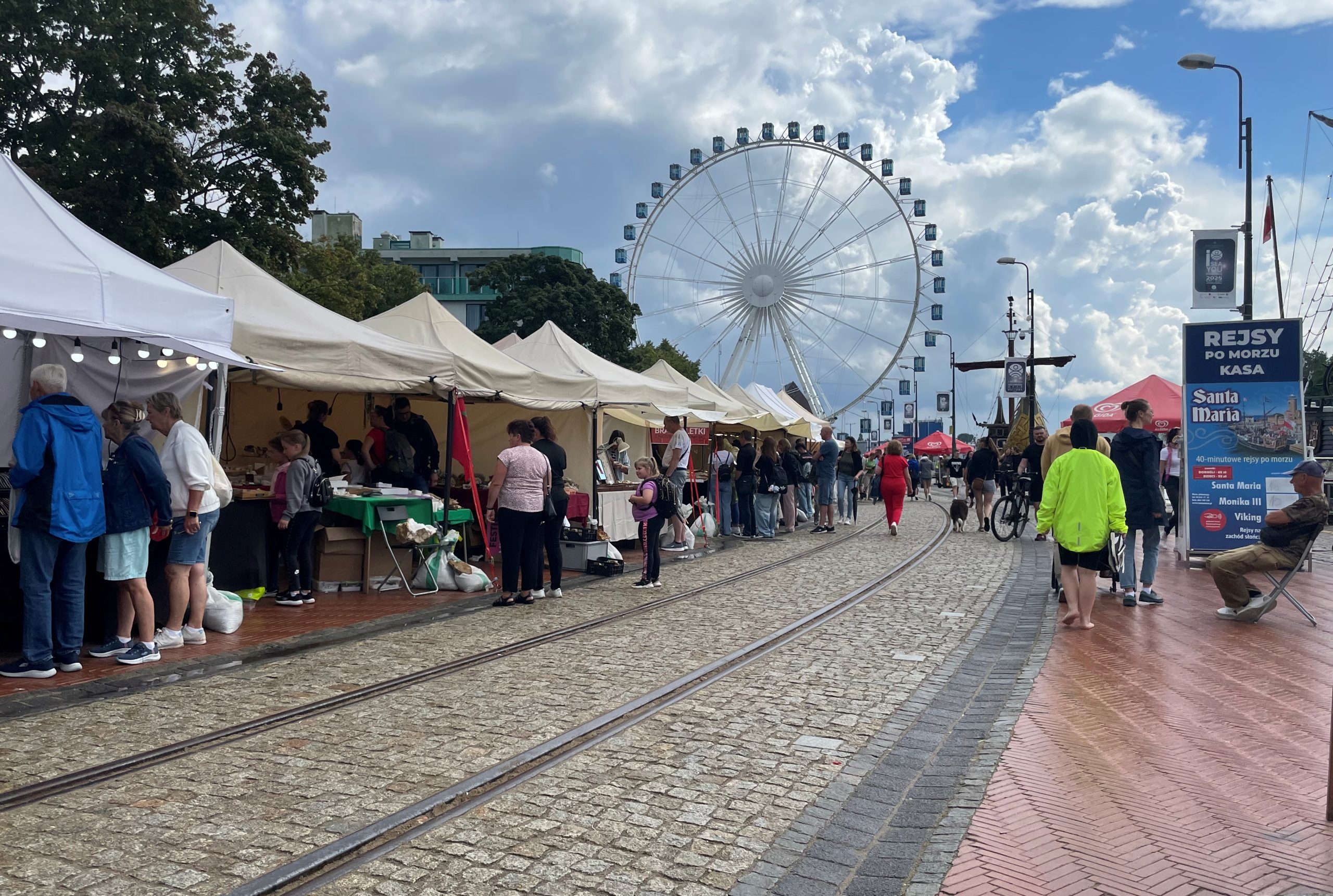 You are currently viewing Miał być Festiwal Biżuterii i Minerałów pod latarnią morską w Kołobrzegu. Jak wyszło?