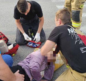 Read more about the article Małżeństwo potrącone na pasach. Kierowca uciekł z miejsca wypadku