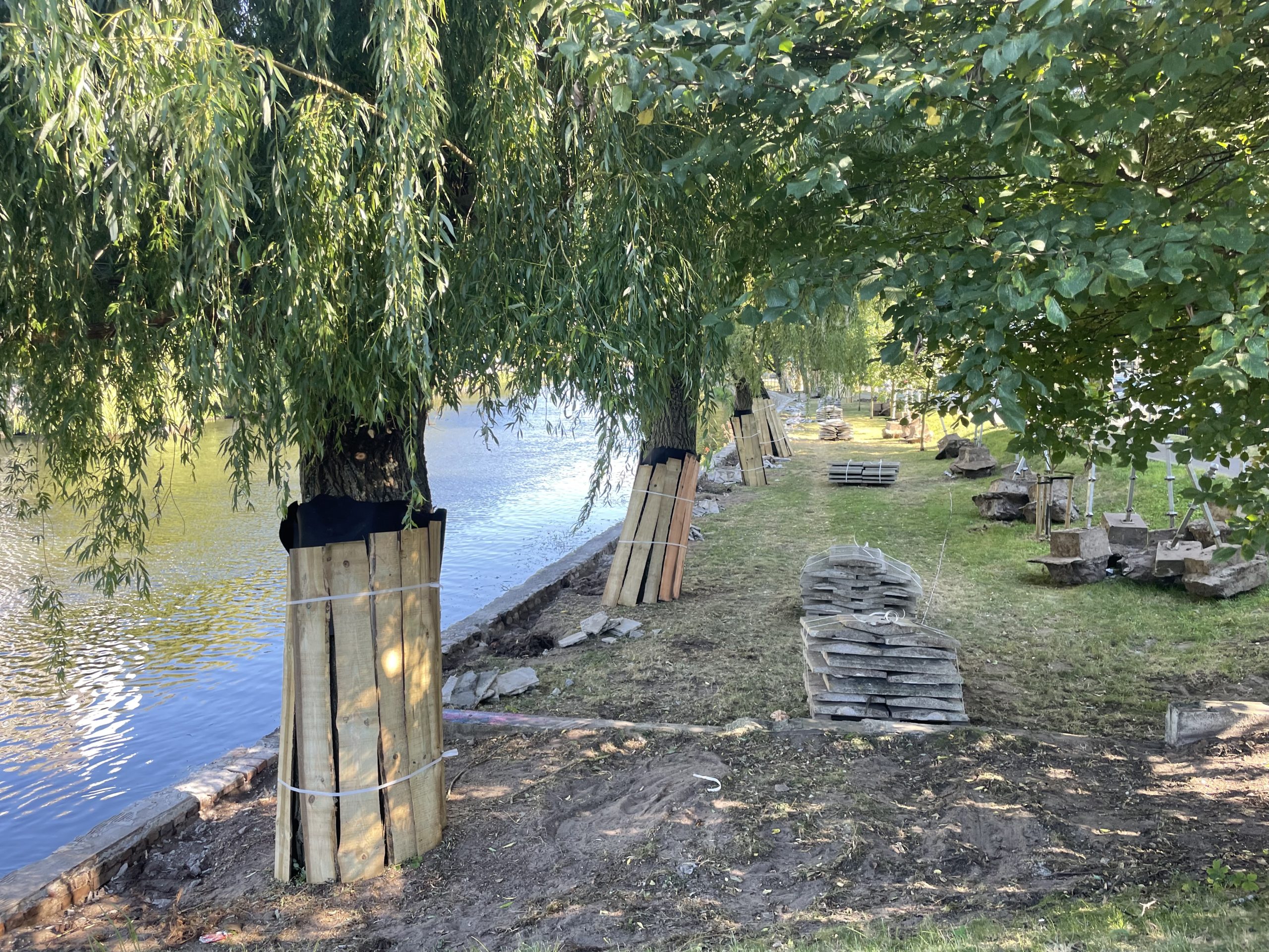 You are currently viewing Rozpoczęła się duża miejska inwestycja – przebudowa brzegów Parsęty