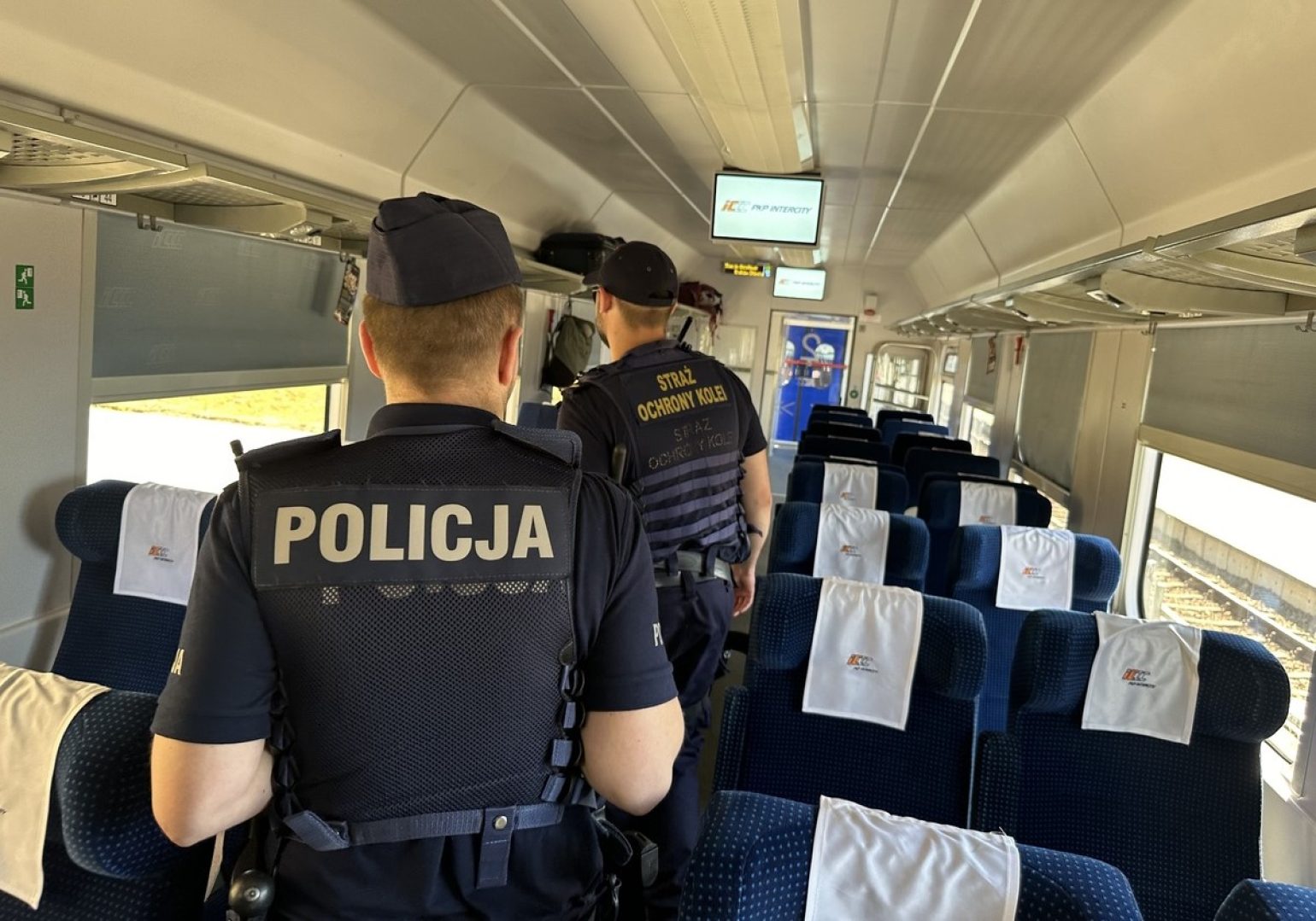 You are currently viewing Ewakuacja 400 pasażerów pociągu do Kołobrzegu po informacji o bombie