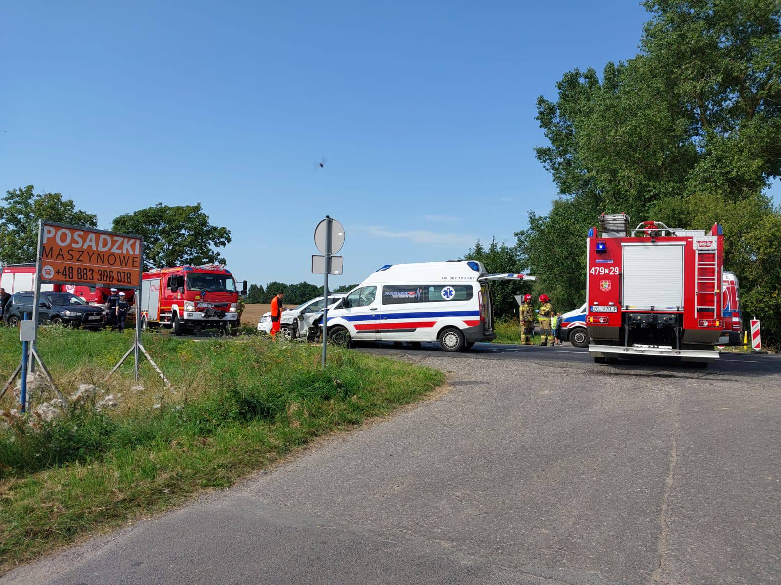 You are currently viewing Wypadek z udziałem karetki. Ucierpiała pacjentka, którą nią jechała
