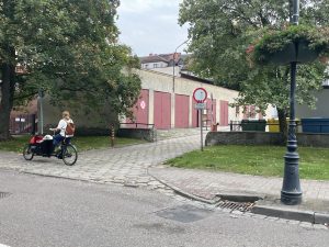 Read more about the article 9 murowanych garaży w centrum Kołobrzegu do rozbiórki
