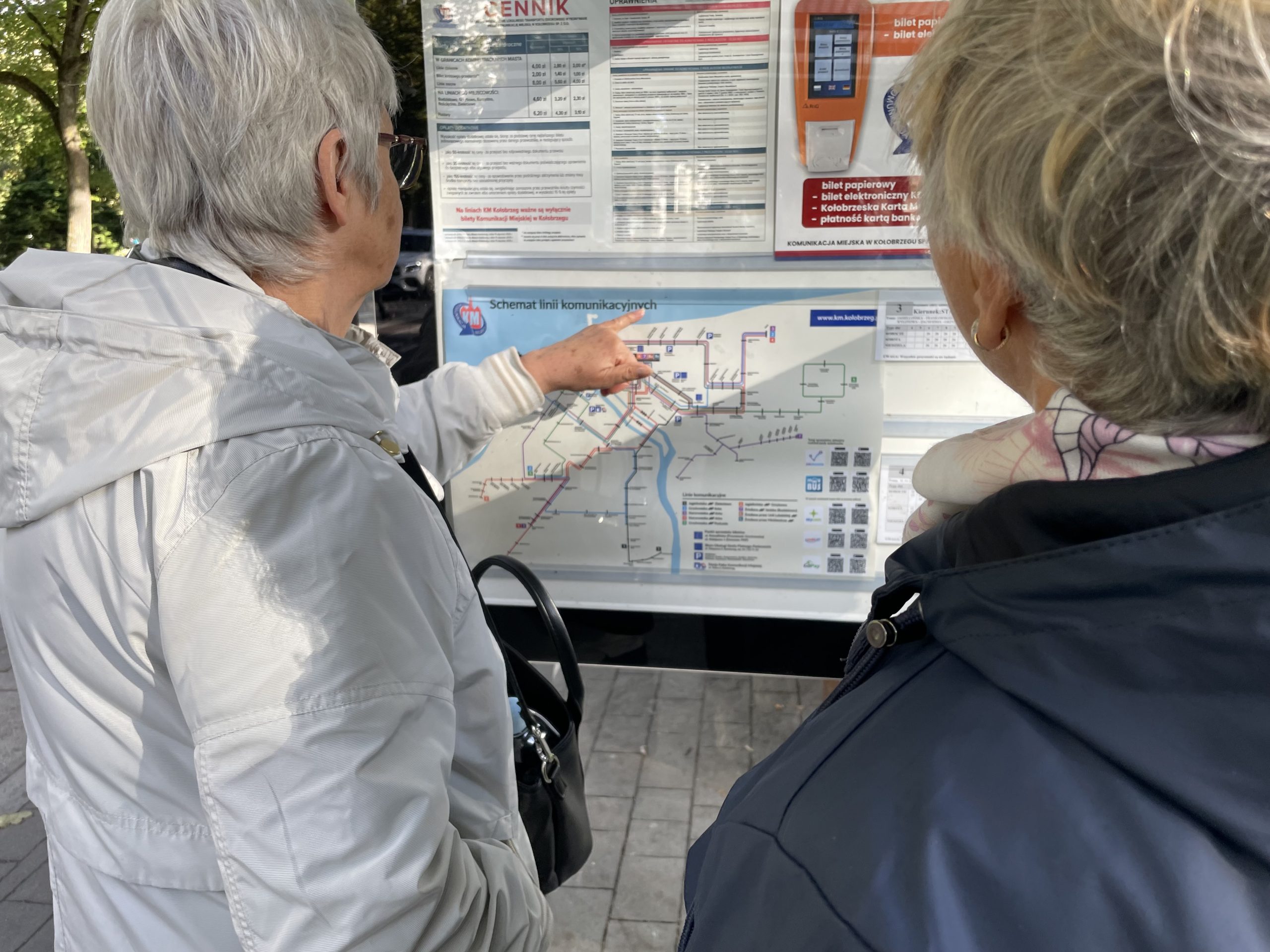 You are currently viewing Ułatwienie na przystankach autobusowych w Kołobrzegu. Głównie dla przyjezdnych