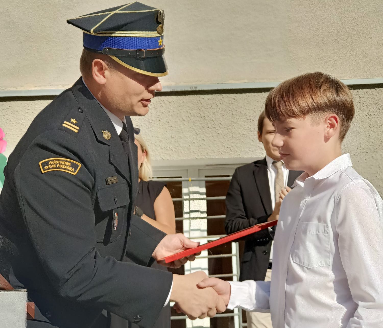You are currently viewing 11-latek zapobiegł tragedii. Wczoraj otrzymał od strażaków „Iuvenis Forti”