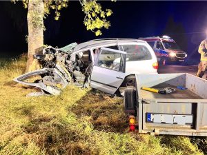 Read more about the article Wypadek w okolicy Ramlewa. Kierowca został zakleszczony we wraku