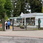 pieniądze znalezione na cmentarzu