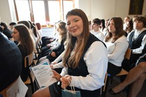 Read more about the article Dzień Edukacji Narodowej i ślubowanie pierwszoklasistów w „Ekonomie” (ZDJĘCIA)