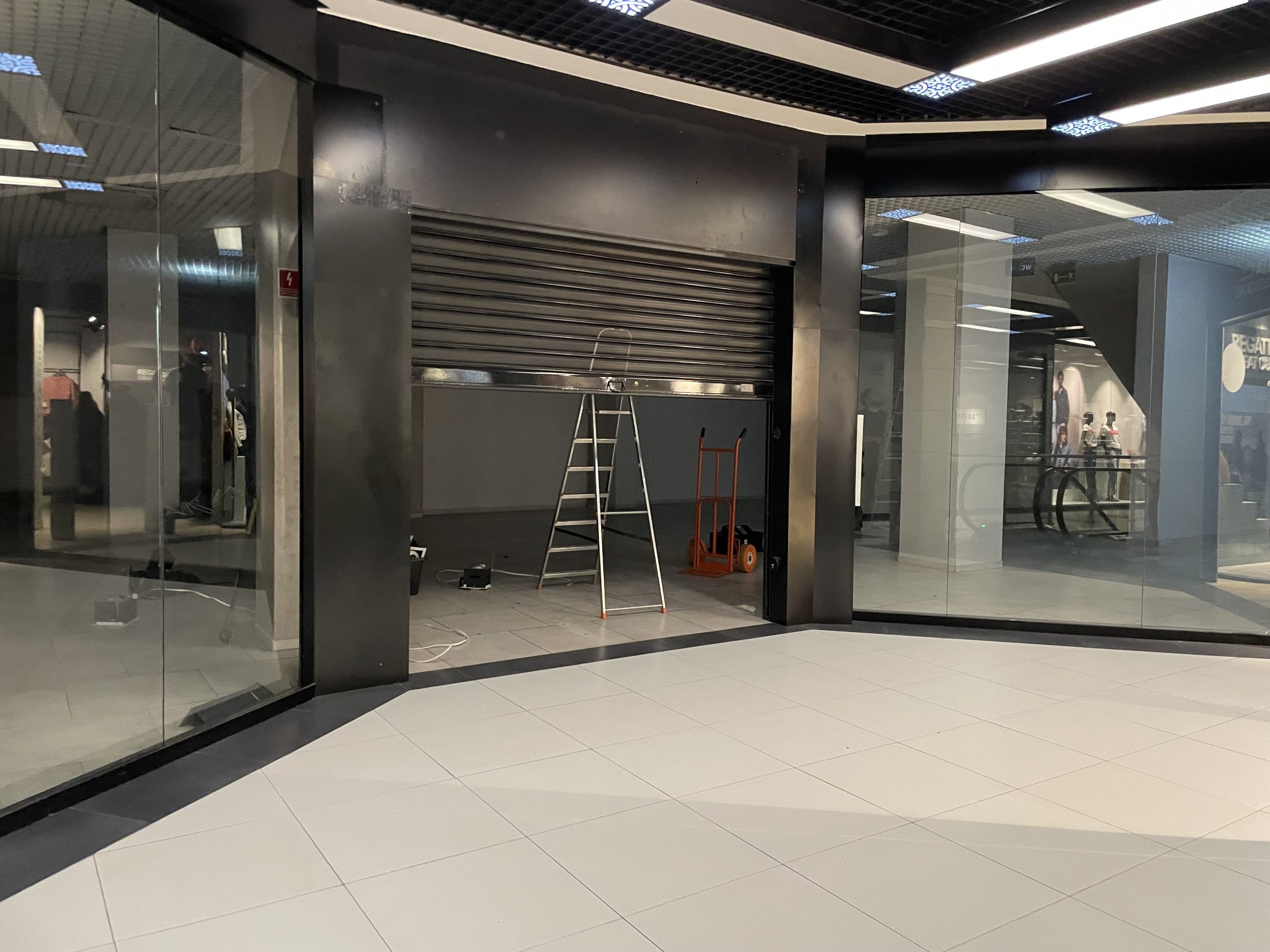 You are currently viewing Galeria Hosso: 4F działa już w nowym lokalu, stary zajmie inna sieciówka