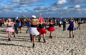 Read more about the article Morsy wróciły do Bałtyku. Sezon na lodowate kąpiele rozpoczęty (ZDJĘCIA, WIDEO)