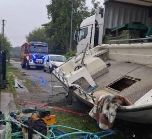 Read more about the article Podczas wyładunku łódź przygniotła mężczyznę