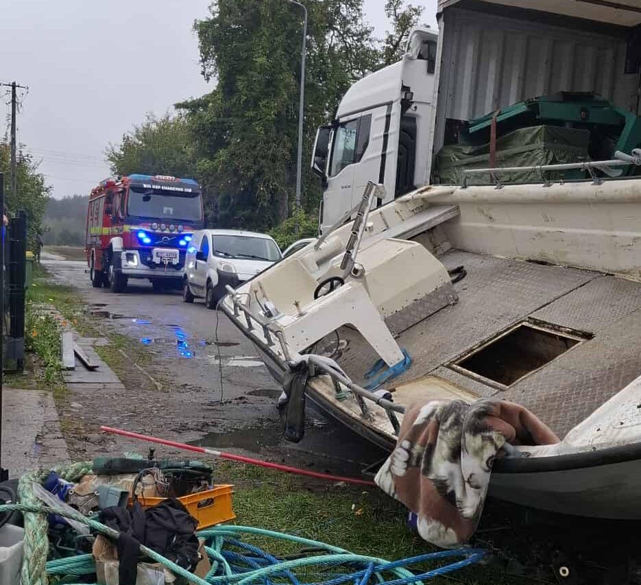 You are currently viewing Podczas wyładunku łódź przygniotła mężczyznę