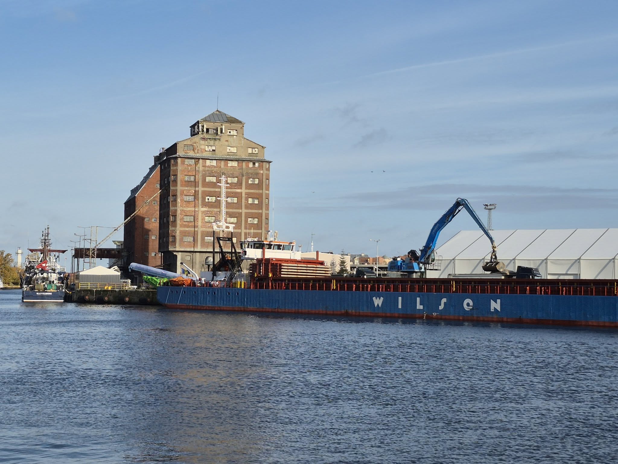 You are currently viewing Kołobrzeski port podsumował 2025 rok. Tych towarów przeładowano najwięcej