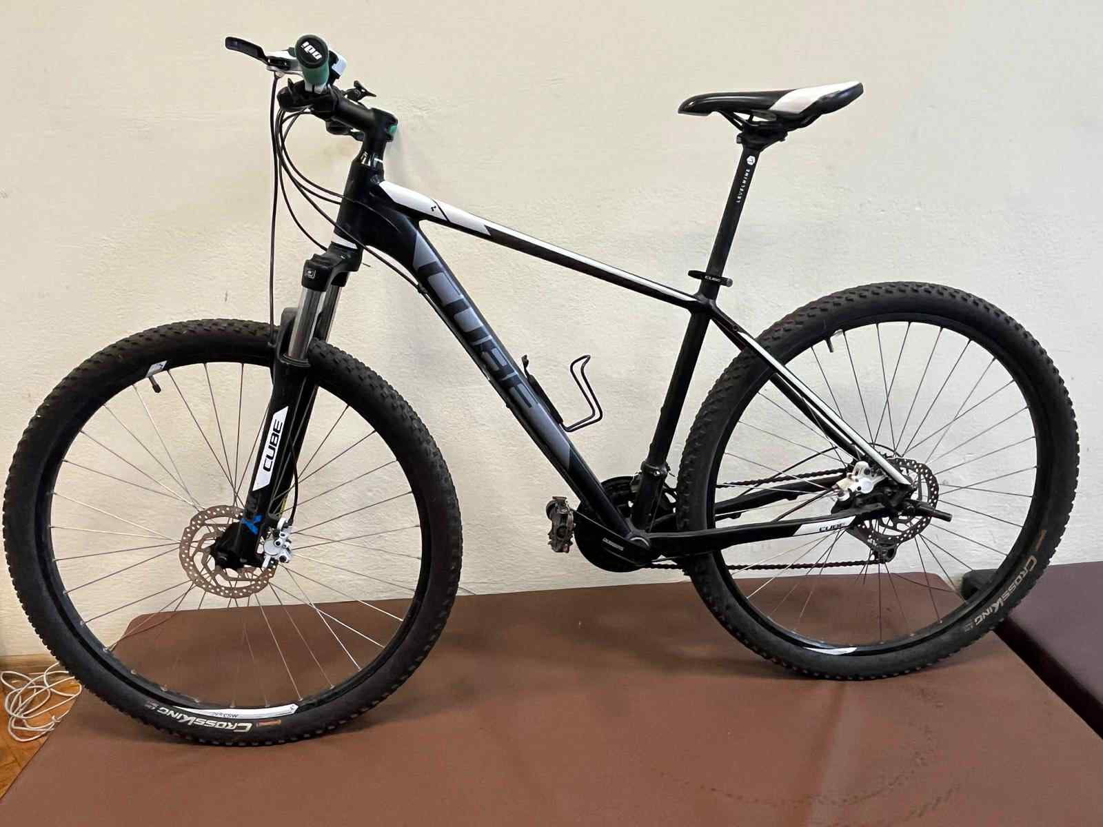 You are currently viewing Policjanci z Kołobrzegu szukają właścicieli tych rowerów