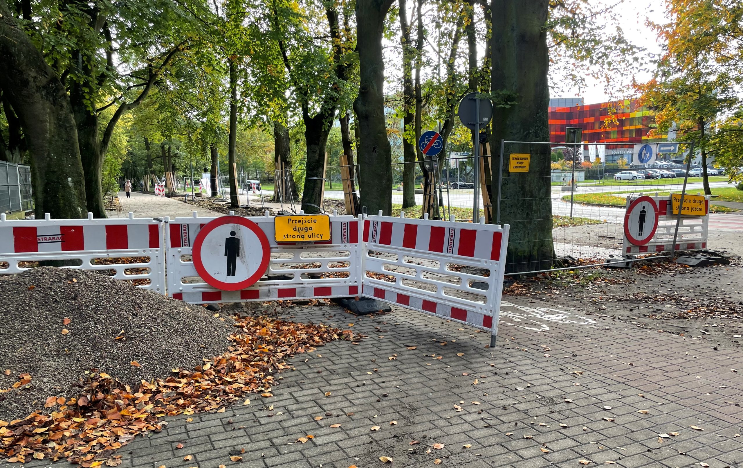 You are currently viewing Inwestycja przy Fredry. Osobne drogi dla pieszych i rowerzystów