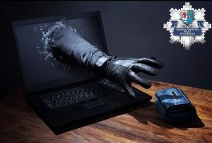 Read more about the article Uwierzył w reklamę „z prezydentem”. Stracił 10 tys. zł