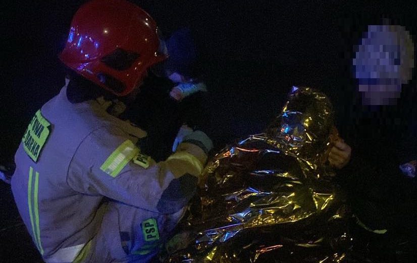 You are currently viewing Wpadł do rowu z wodą. Uratowała go reakcja przechodzącej kobiety