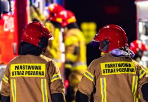 Read more about the article Pracowite godziny strażaków. Wypadki, siłowe wejście do mieszkania, ulatniający się gaz