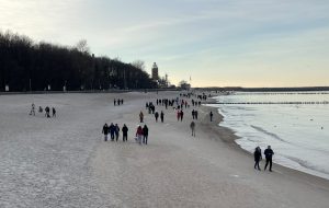 Read more about the article Pierwszy dzień świąt nad morzem. Mgliście, mroźno i słonecznie