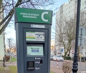 Read more about the article Zmodernizowano 10 najstarszych parkomatów. Teraz ma być szybciej i wygodniej