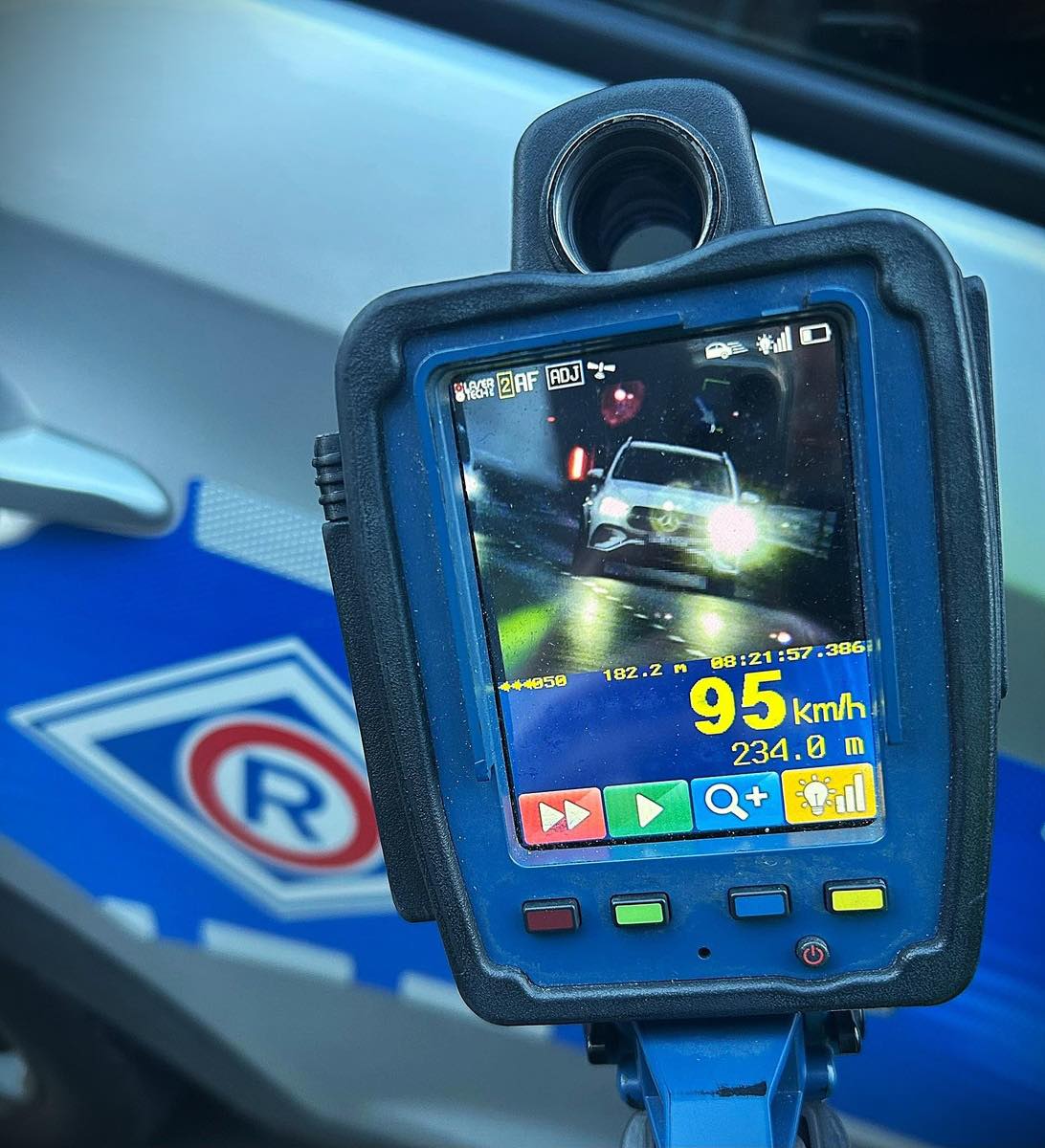 You are currently viewing „Zarobił” 22 punkty karne w godzinę i dwa mandaty na kwotę 3 tys. zł