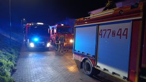 Read more about the article Pożar w budynku wielorodzinnym. Zapalił się dywanik