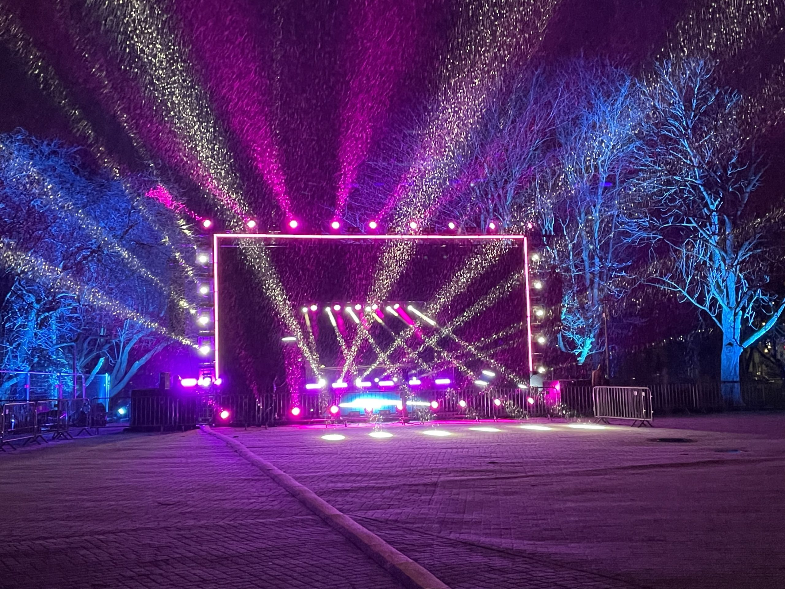 You are currently viewing Wszystko gotowe. Miejski Sylwester w Kołobrzegu startuje o godzinie 21