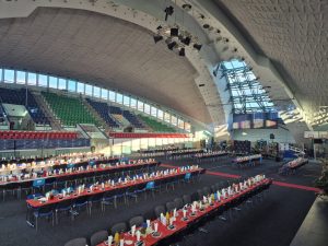 Read more about the article Miejska Wigilia rozpocznie się o godz. 15. Stoły już nakryte