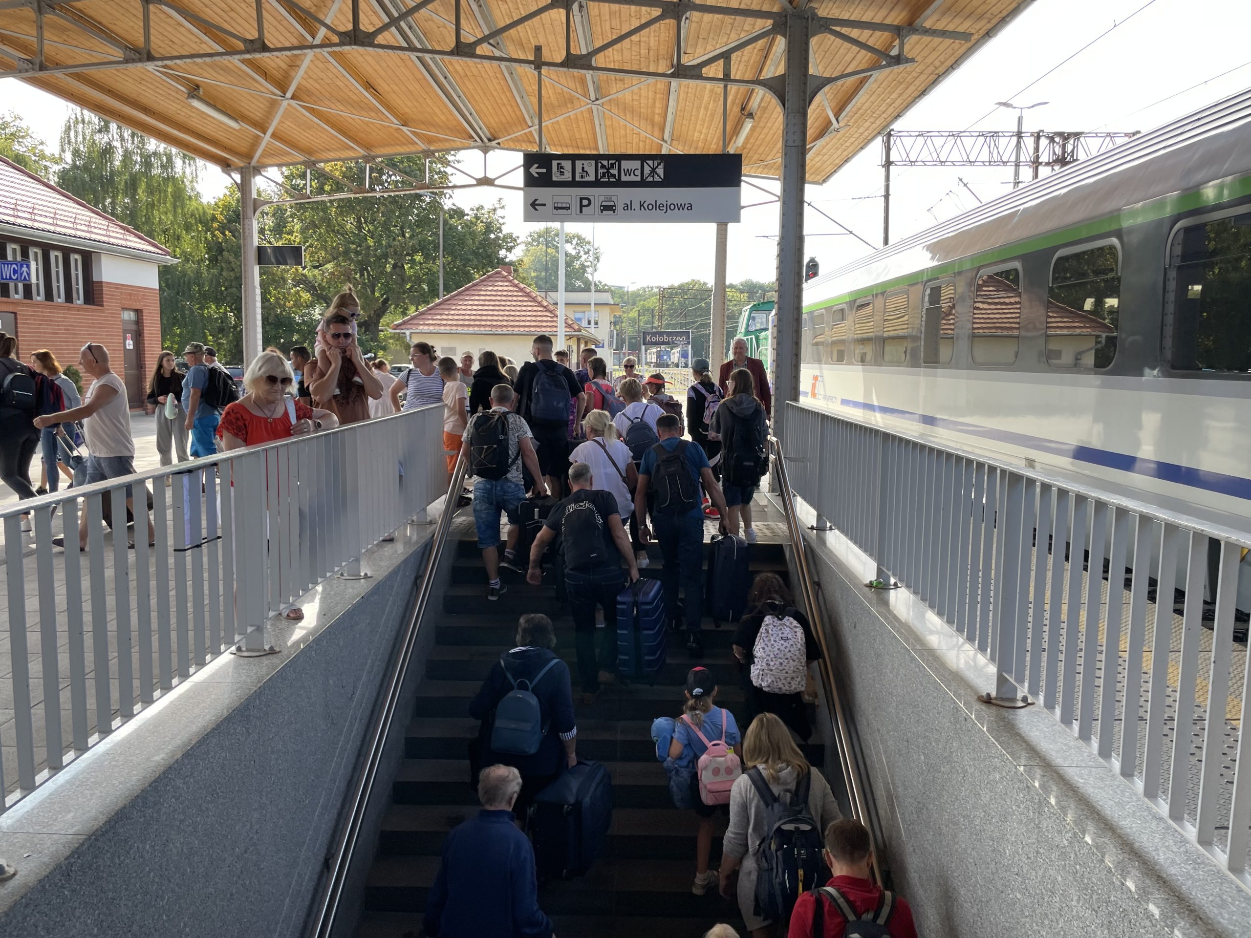 You are currently viewing Długie weekendy napędzą „małe sezony”. Wiemy, kiedy spodziewać się większej liczby turystów