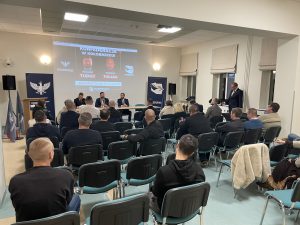 Read more about the article Od zapachu śmieci do „Polskiego Pentagonu”. Czyli wszystkie obawy Konfederacji na spotkaniu w Kołobrzegu