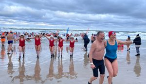 Read more about the article Tegoroczny Festiwal Morsowania w Kołobrzegu tylko dla prawdziwych twardzieli (ZDJĘCIA, WIDEO)