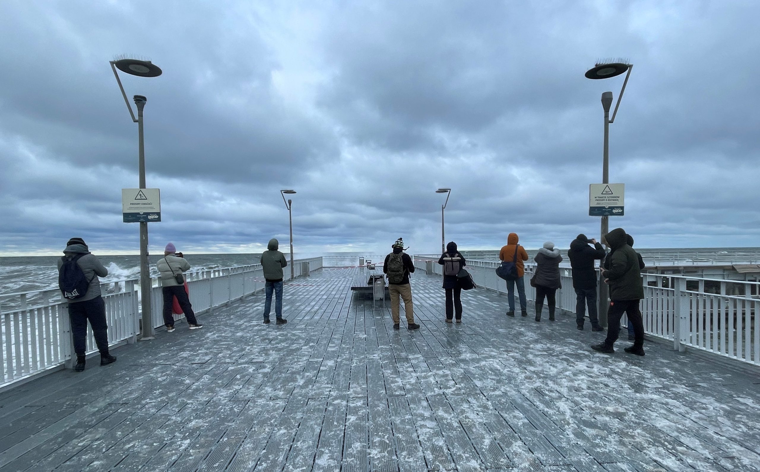 You are currently viewing Molo w Kołobrzegu zamknięte. Nawierzchnia zbyt oblodzona