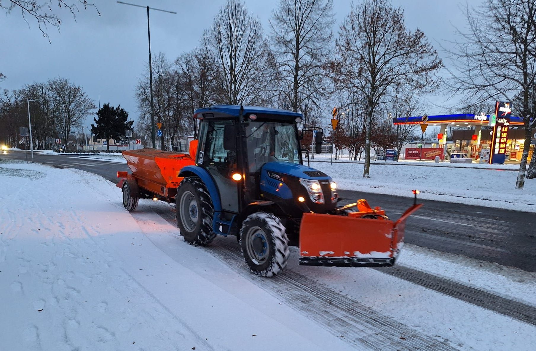 You are currently viewing Miasto wraca do normalności po wczorajszej gołoledzi