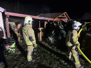 Read more about the article Dwa wyjazdy w krótkim czasie. Strażacy z Gościna walczyli z dwoma pożarami