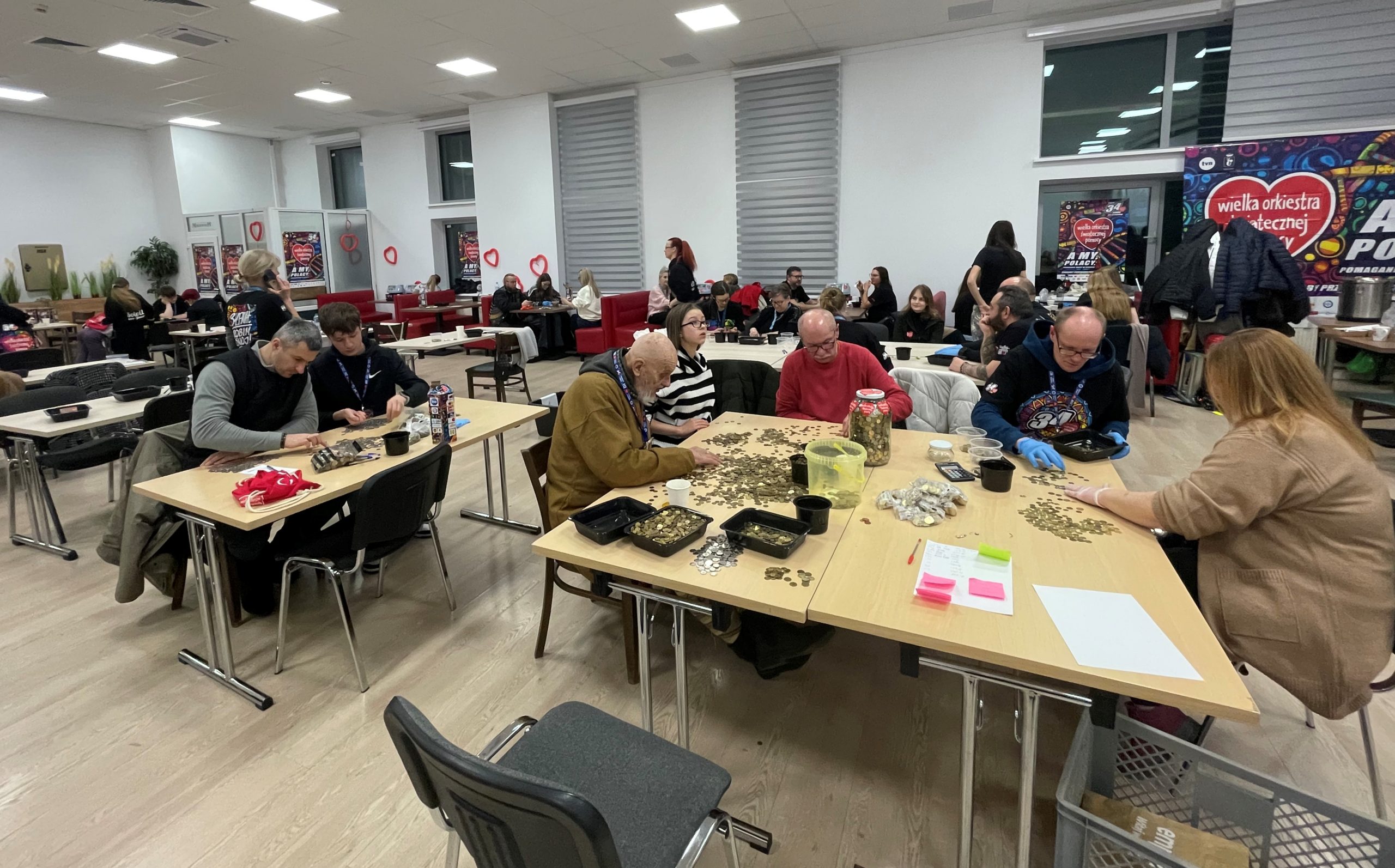 You are currently viewing Znamy deklarowaną kwotę zbiórki na WOŚP w Kołobrzegu na godz. 20