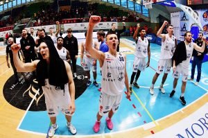 Read more about the article Czwarta z rzędu wygrana Kotwicy Kołobrzeg