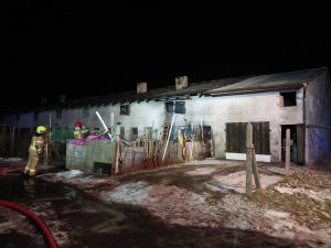 Read more about the article Pożar w Gąskowie. Płonął budynek gospodarczy